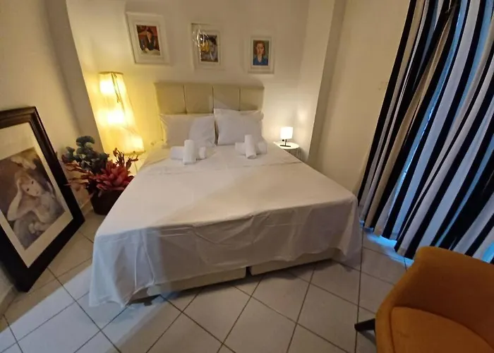 2 Bd Apt In Kolonaki - 4 Min Away From Metro Panepistimio