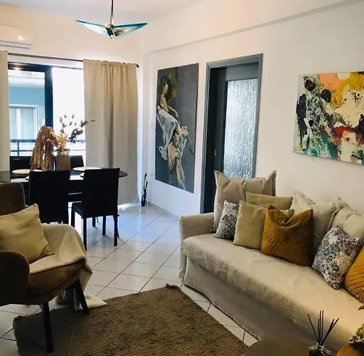 2 Bd Apt In Kolonaki - 4 Min Away From Metro Panepistimio