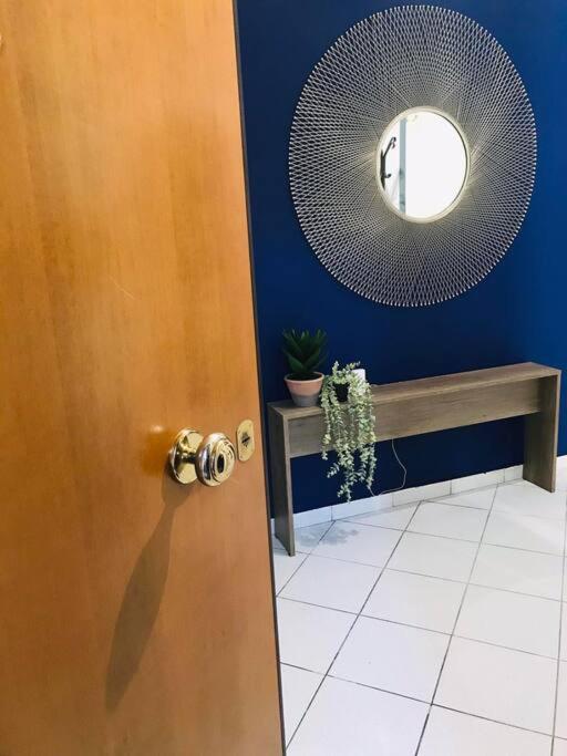 2 Bd In Kolonaki - 4 Min Away From Metro Panepistimio * Athens