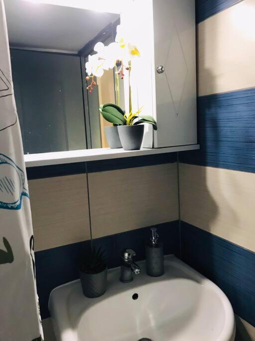 2 Bd In Kolonaki - 4 Min Away From Metro Panepistimio Athens